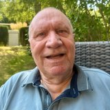 Herr Köppchen gibt eine positive Referenz für die Pflege bei Teheim Solingen