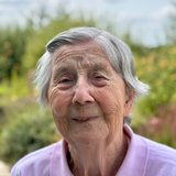 Kundin Frau Probst freut sich über häusliche Pflege und Alltagshilfe von Teheïm Solingen