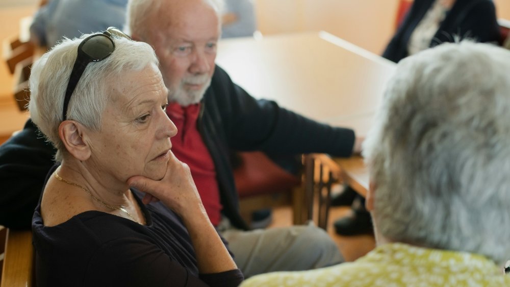 Pflegende Angehörige in einer Pflegeschulung